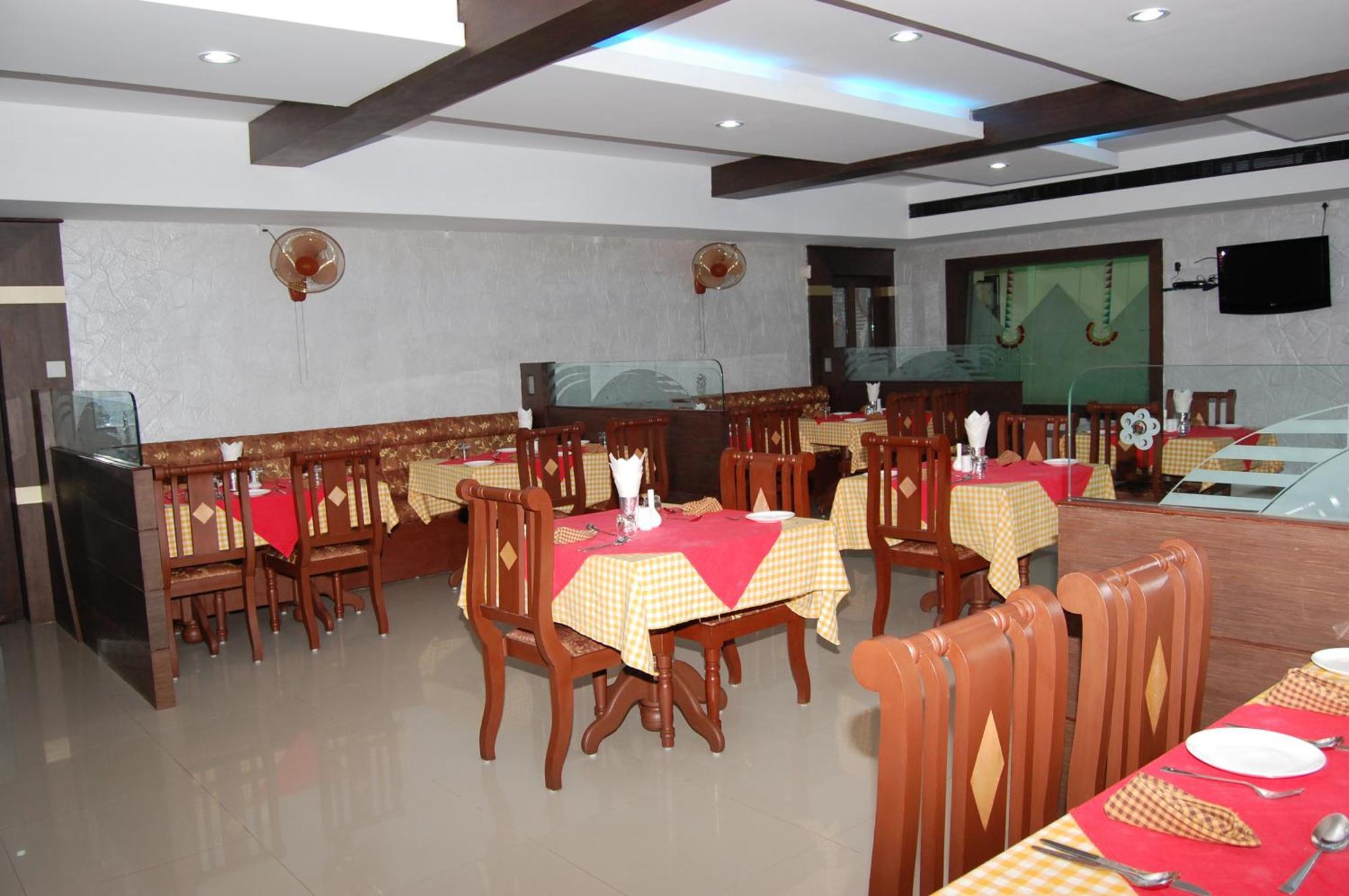 Kpm Regency Otel Palakkad Oda fotoğraf